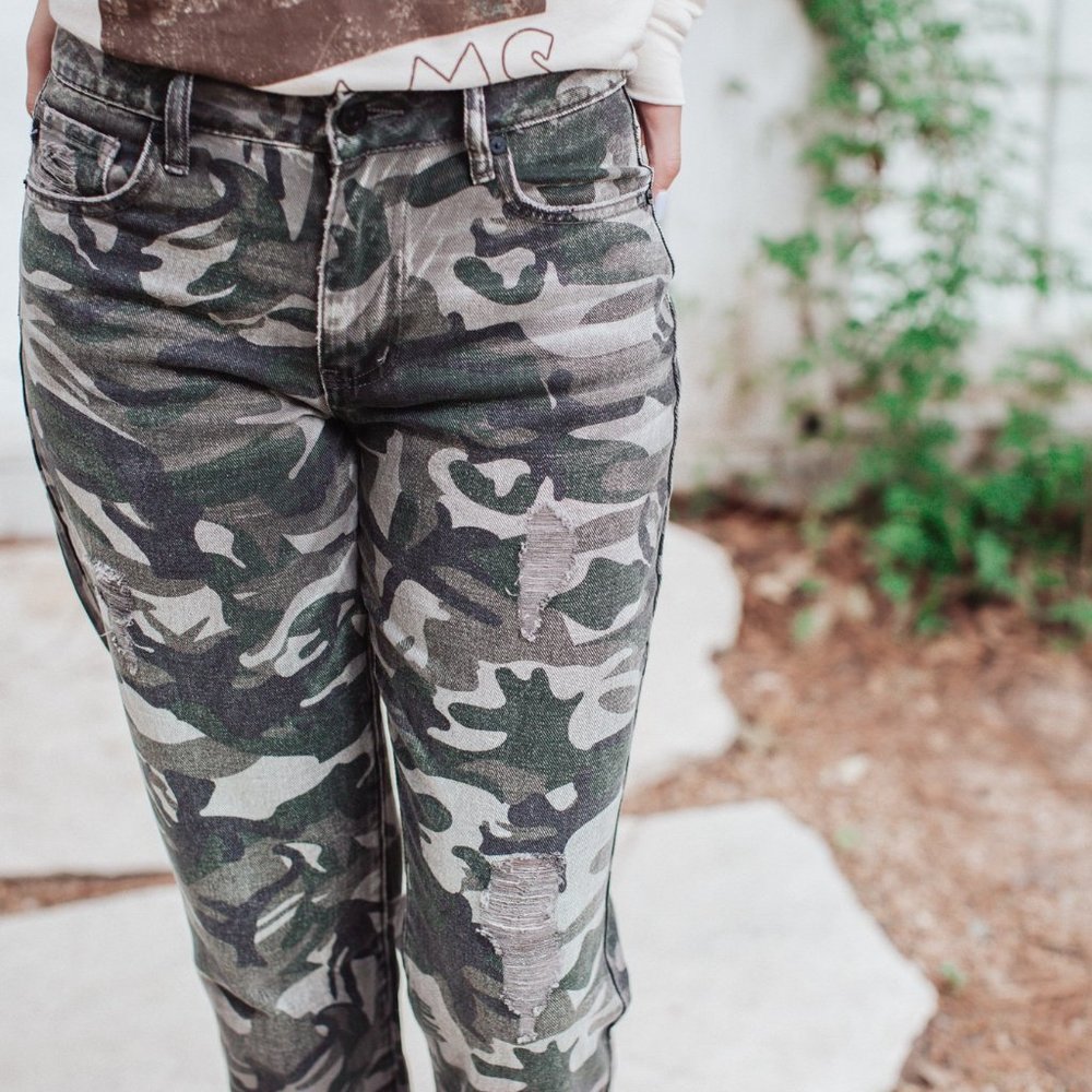 CLEARANCE Wilder Camo High Rise Boyfriend Jeans - Picture 7 of 8